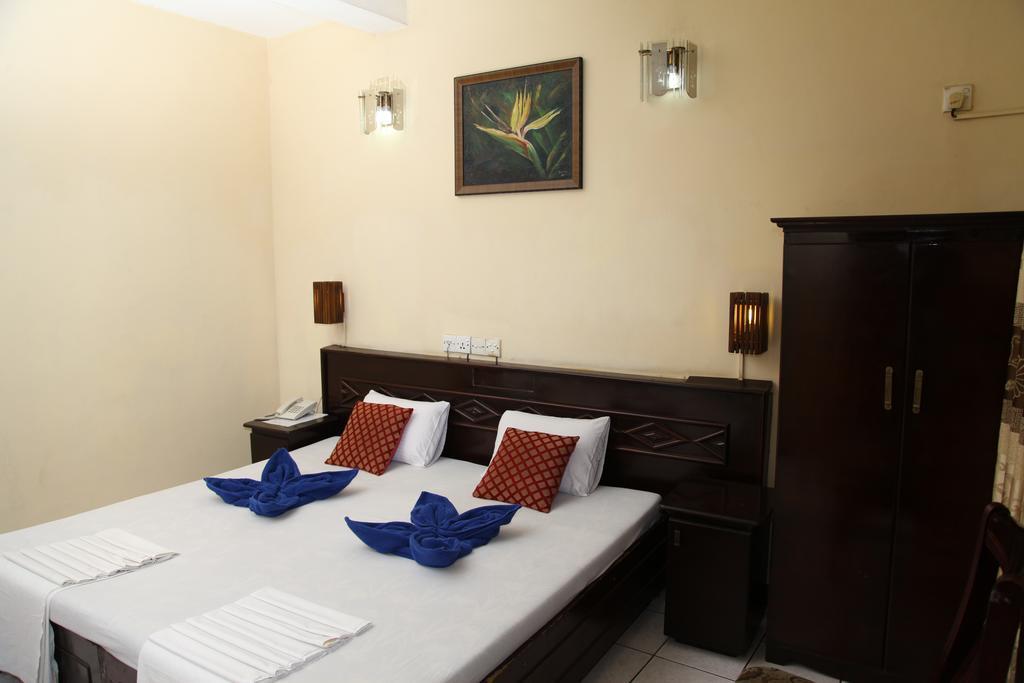 Brighten Hotel โคลอมโบ ภายนอก รูปภาพ