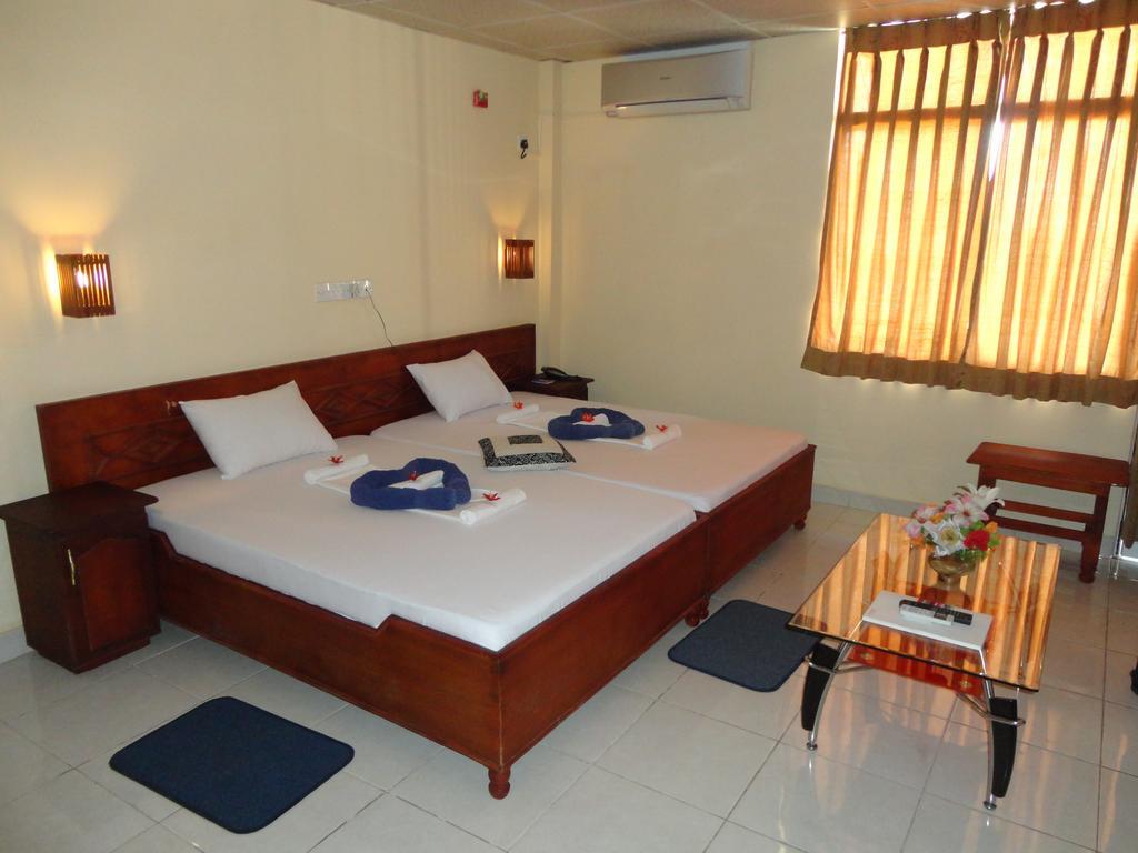 Brighten Hotel โคลอมโบ ภายนอก รูปภาพ