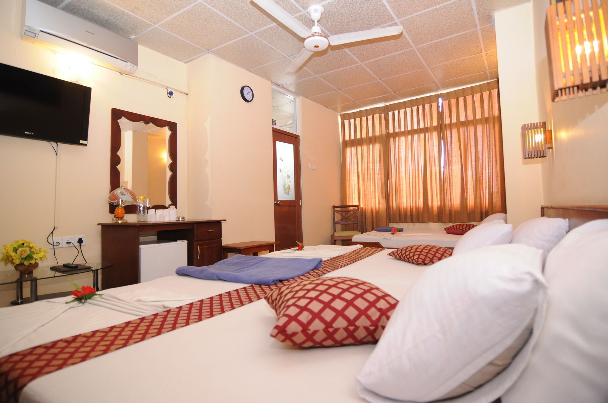 Brighten Hotel โคลอมโบ ภายนอก รูปภาพ